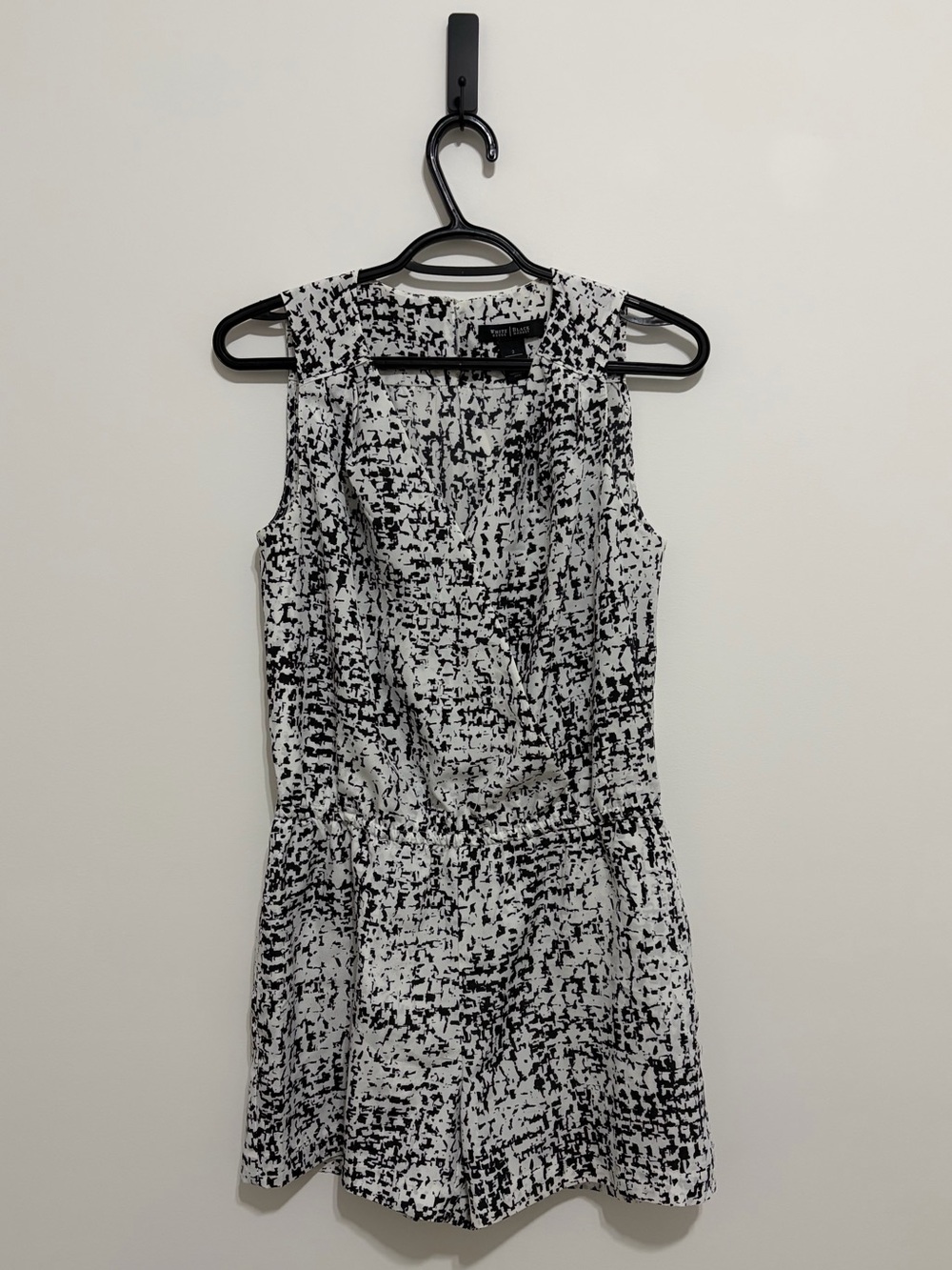 White House Black Market Black & White Printed Sleeveless Romper